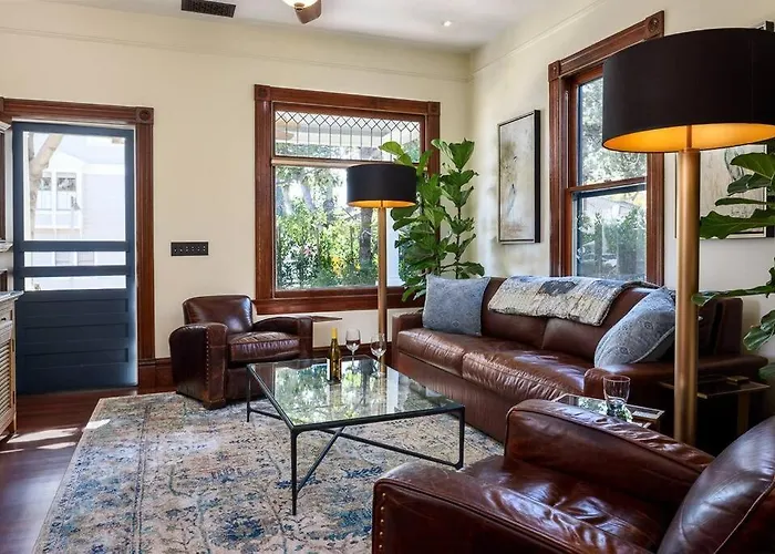 Upscale Downtown Home Walk To Beach Shops Bars 2