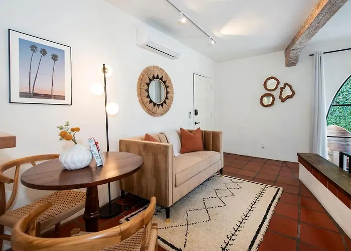 Casa Blanca Suite A1 - New, Private, Cozy!